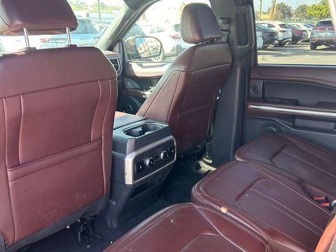 Used 2024 Ford Expedition Limited image 13