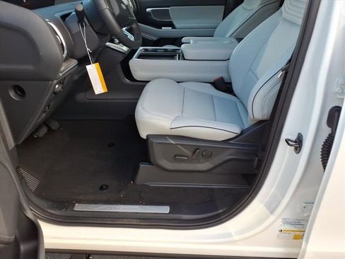 New 2025 Ford Expedition Platinum w/ Platinum Ultimate Package image 17