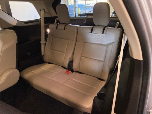 Used 2022 Ford Explorer XLT w/ Equipment Group 202A image 12