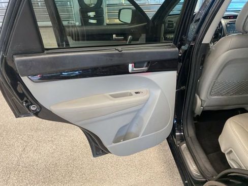 Used 2014 Kia Sorento SX w/ 3rd Row Package AWD/4WD image 28