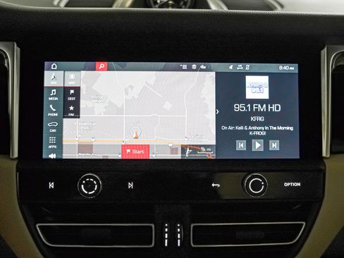 Certified 2024 Porsche Macan image 23