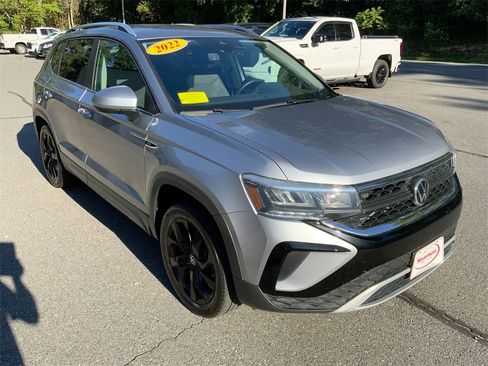 Used 2022 Volkswagen Taos SE w/ IQ.Drive SE Package image 40