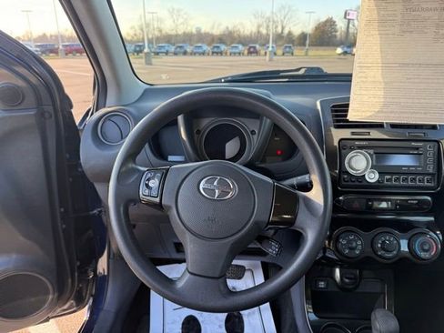 Used 2010 Scion xD image 21