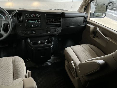 Used 2017 Chevrolet Express 2500 image 16