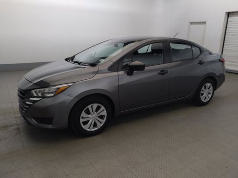 Used 2025 Nissan Versa S FWD image 2