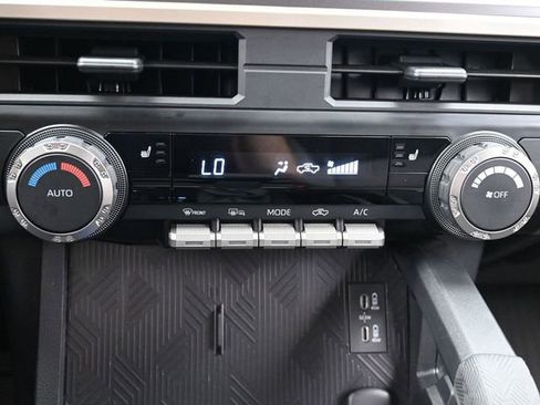 Used 2025 Toyota Tacoma TRD Sport image 21