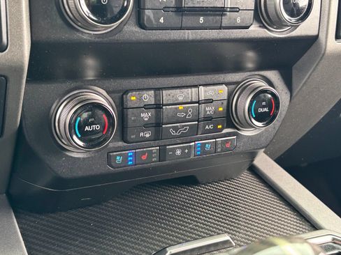 Used 2020 Ford F150 Raptor w/ Equipment Group 802A Luxury AWD/4WD image 22