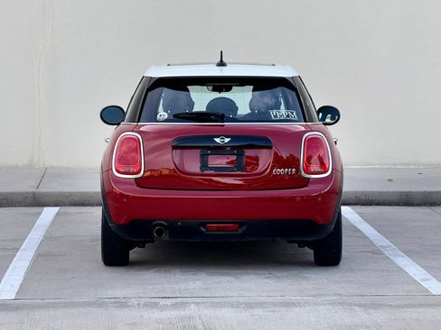 Used 2017 MINI Cooper 4-Door Hardtop FWD image 6