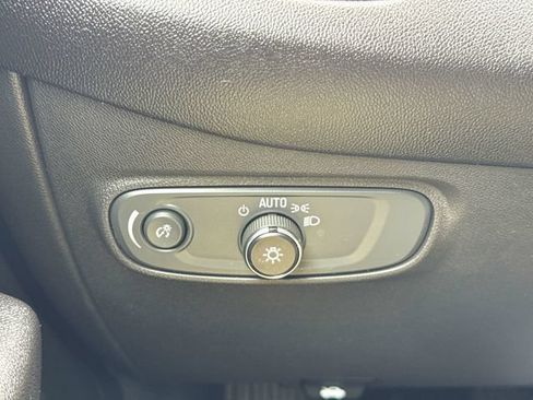 Used 2020 Chevrolet Equinox LT AWD/4WD image 17
