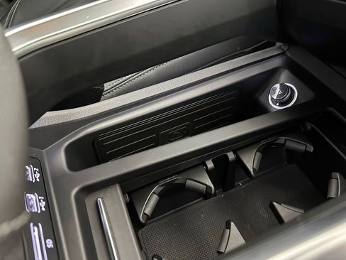 Used 2019 Audi e-tron Premium Plus image 16