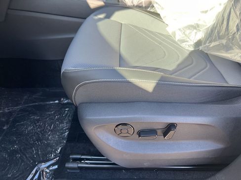 New 2026 Volkswagen Tiguan SE image 15