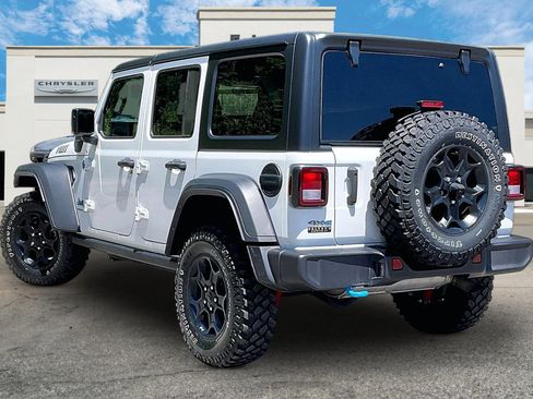 Used 2023 Jeep Wrangler Unlimited w/ Cold Weather Group AWD/4WD image 12