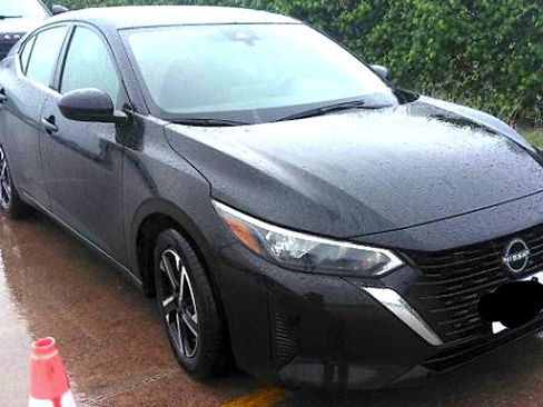 Used 2024 Nissan Sentra SV FWD image 2