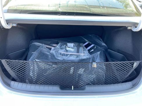 Certified 2025 Hyundai Elantra SE image 48