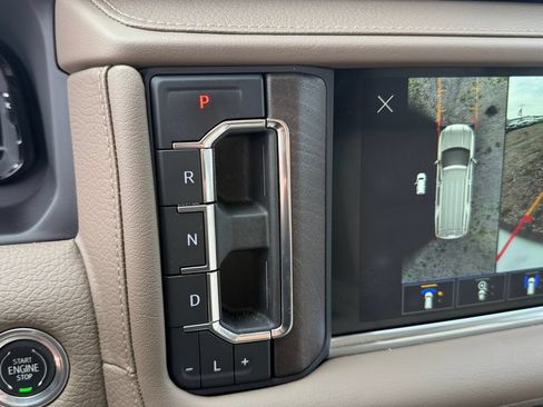 Used 2023 GMC Yukon Denali AWD/4WD image 32