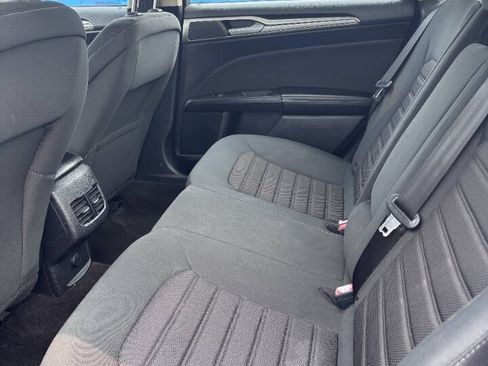 Used 2020 Ford Fusion SE FWD image 7