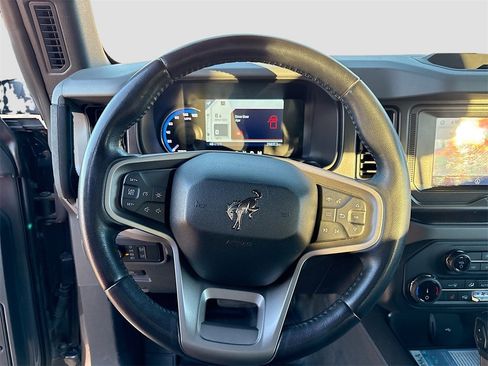 Used 2022 Ford Bronco Black Diamond image 11