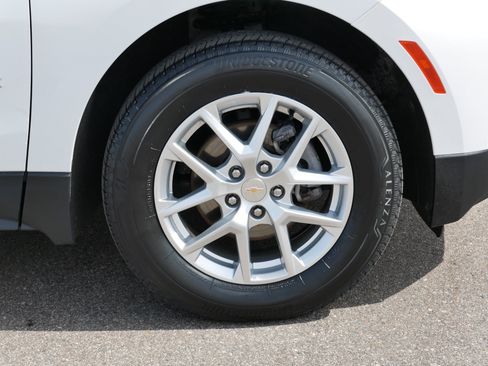 Used 2024 Chevrolet Equinox LT AWD/4WD image 14