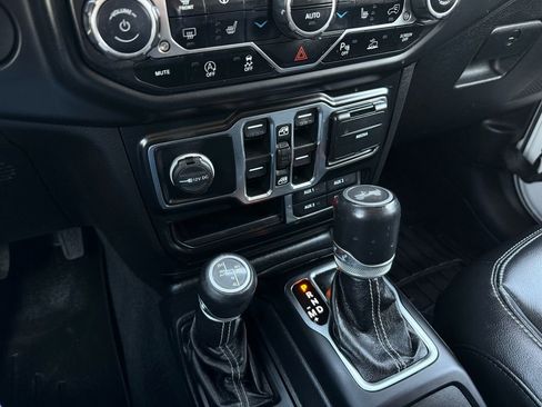 Used 2021 Jeep Wrangler Unlimited Sahara image 36