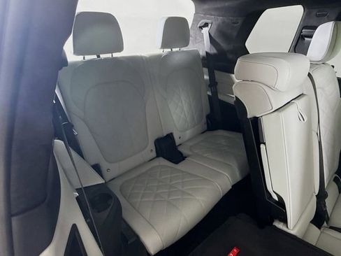 Used 2024 BMW X7 xDrive40i w/ Parking Assistance Package image 28