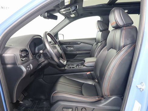 Used 2023 Honda Pilot TrailSport image 11