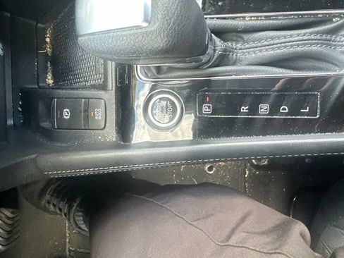 Certified 2023 Nissan Kicks SR FWD image 23