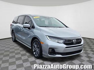 Used 2025 Honda Odyssey Touring video 1