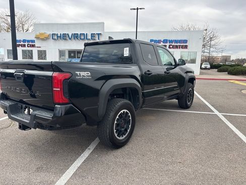 Used 2024 Toyota Tacoma TRD Off-Road image 5
