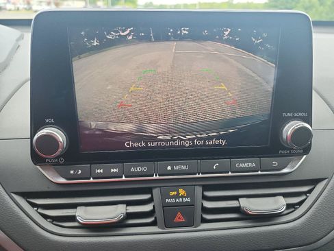 Used 2022 Nissan Altima 2.5 SV FWD image 14