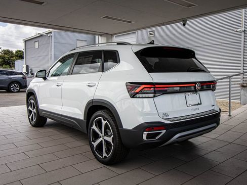 New 2026 Volkswagen Taos SEL image 14