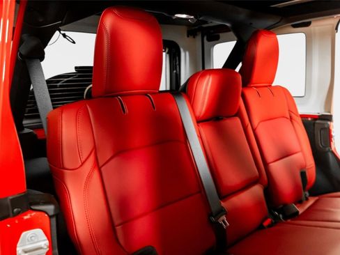 Used 2024 Jeep Wrangler Unlimited Rubicon 392 image 34