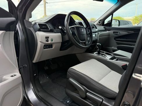 Used 2017 Honda Ridgeline RTS image 37