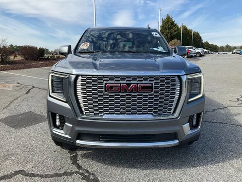 Used 2022 GMC Yukon XL Denali image 2