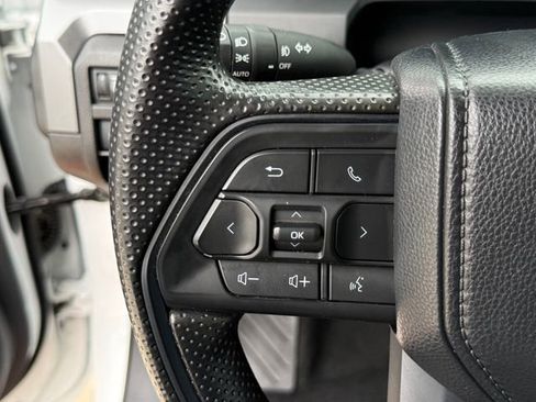 Used 2024 Toyota Tacoma SR5 AWD/4WD image 15