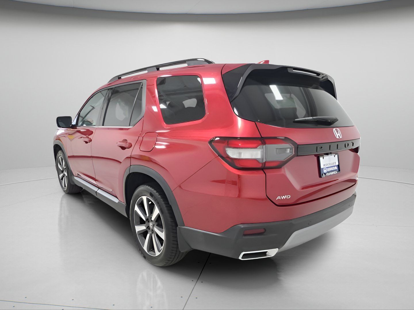 Used 2024 Honda Pilot Touring image 5