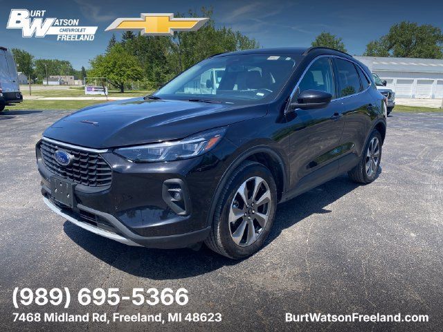 Used 2025 Ford Escape Platinum AWD/4WD 360° Tour