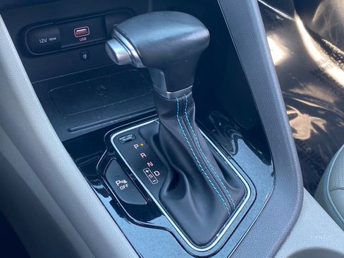 Used 2022 Kia Niro EX Premium FWD image 29