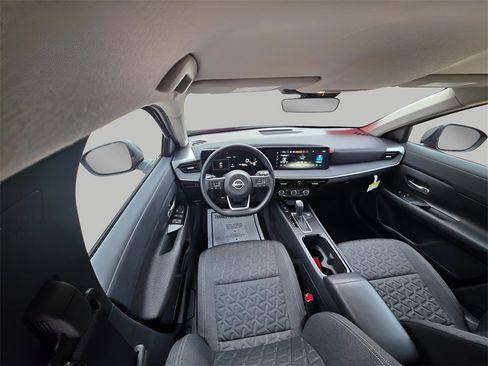 Used 2025 Nissan Kicks SV w/ Illumination Package image 13