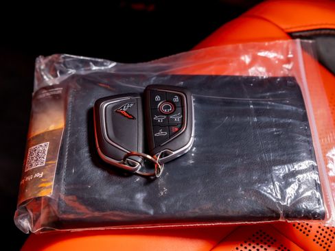 Used 2025 Chevrolet Corvette Stingray Premium Conv w/ Z51 Performance Package RWD image 28