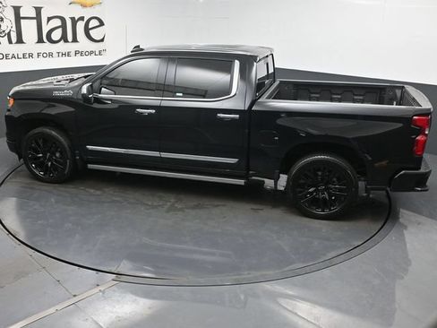 Used 2025 Chevrolet Silverado 1500 High Country AWD/4WD image 48