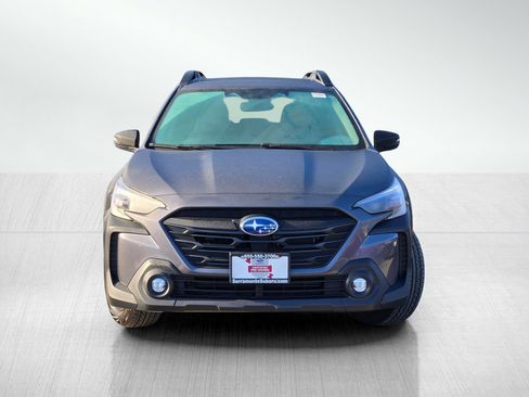 Used 2025 Subaru Outback Onyx Edition image 2