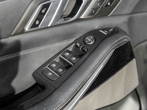 Used 2021 BMW X5 M50i image 56