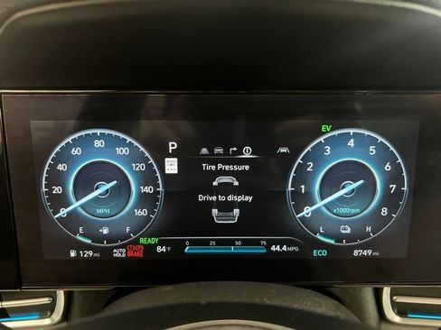 Used 2025 Hyundai Elantra Limited FWD image 25