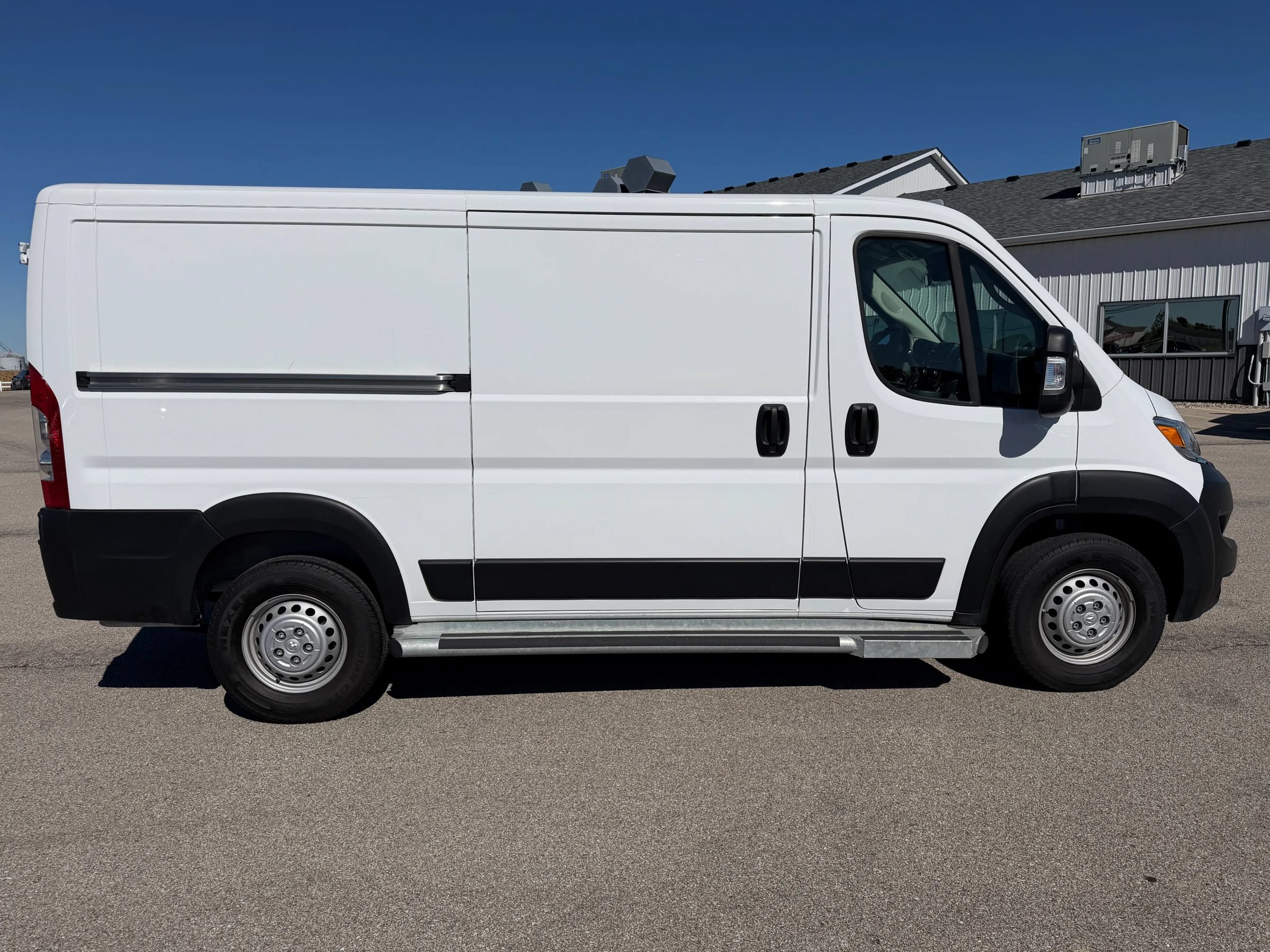 Used 2025 RAM ProMaster 2500 w/ U-Haul Equipment Group FWD image 6