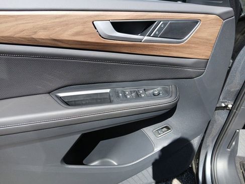 New 2025 Volkswagen Atlas SE image 11