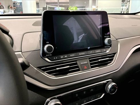 New 2025 Nissan Altima 2.5 SR image 13