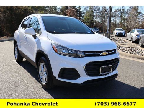 Used 2022 Chevrolet Trax LS w/ Tint and Cruise Package image 1