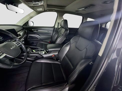 Used 2025 Kia Telluride S FWD image 13