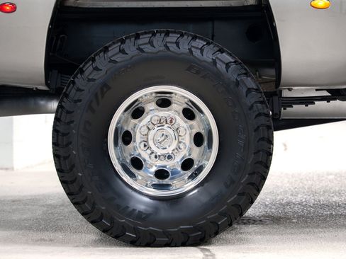 Used 2006 Chevrolet Silverado 3500 LT w/ Heavy-Duty Power Package AWD/4WD image 18