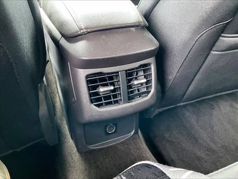 Used 2014 Ford Fusion SE FWD image 12